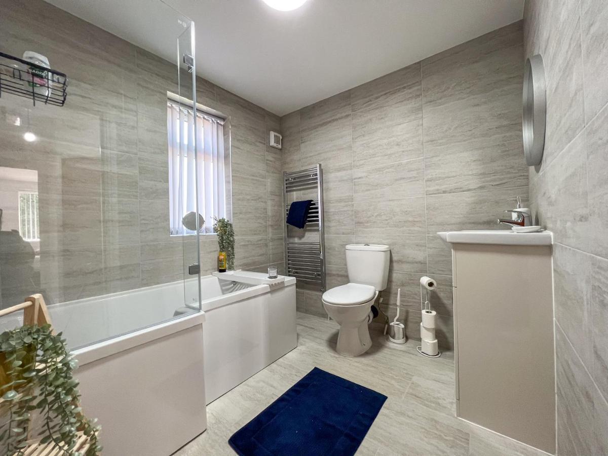 Heartland House, 7 Spacious Bedrooms Sleeps 4 Plus, Near Nec, Jlr,Bhx バーミンガム エクステリア 写真